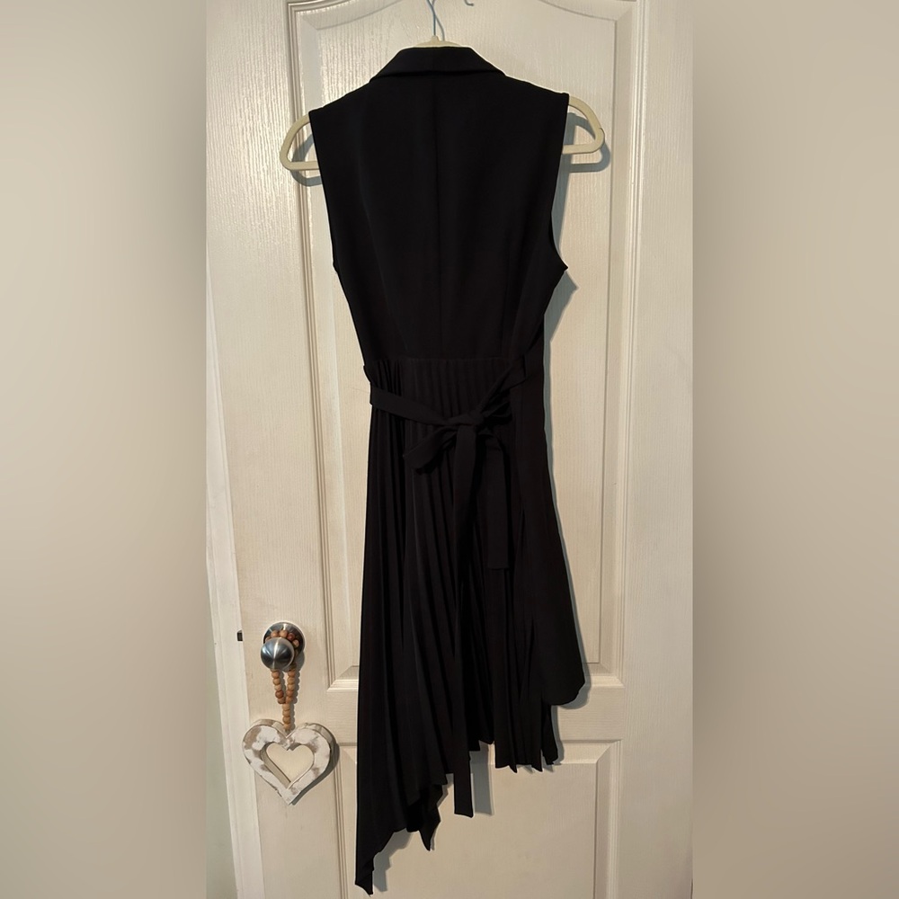 Black Sleeveless Wrap Dress With Pleated Detailing - Picture 4 of 9